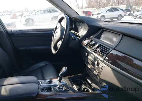 2012 BMW X5 xDrive50I z USA, uszkodzony, nr VIN 5UXZV8C5XCL422356